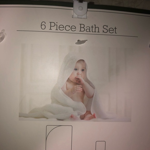 MODERN BABY Hooded Baby Toddler Towel & Washcloth 6 Piece bath - Picture 2 of 3